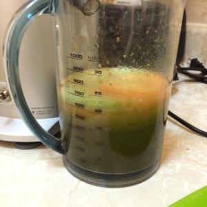 Red kale, cucumber, carrot, pear, ginger